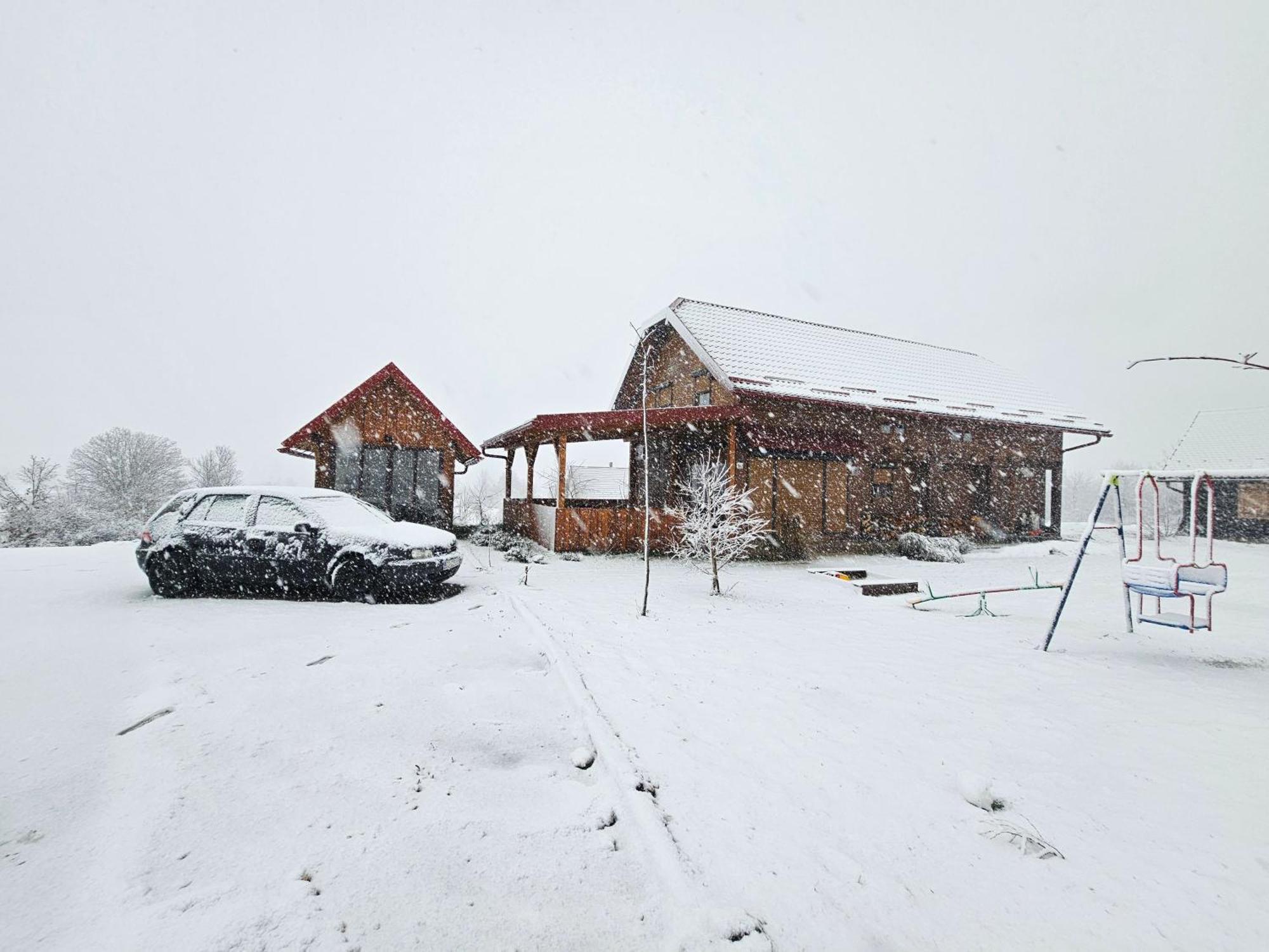 فيلا Ruralna Kuca Za Odmor Lika Lovinac  المظهر الخارجي الصورة