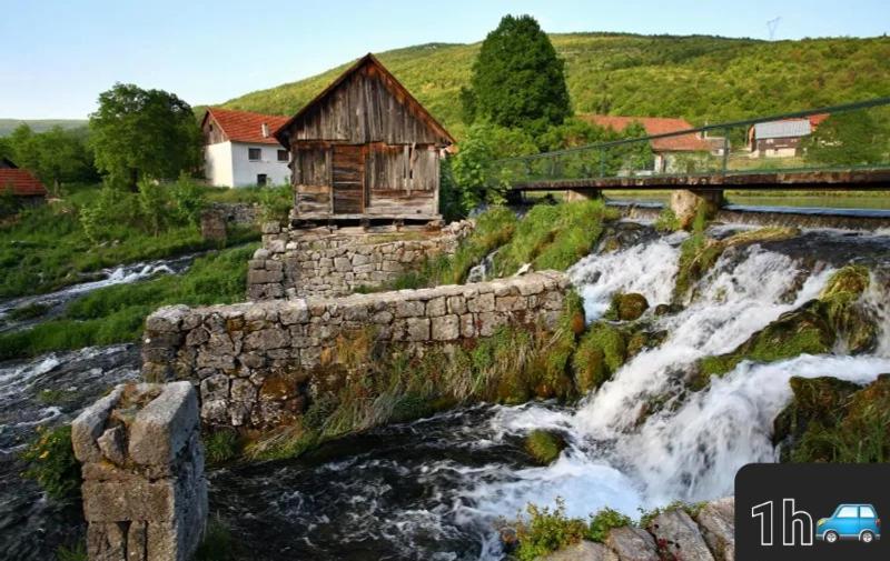 فيلا Ruralna Kuca Za Odmor Lika Lovinac  المظهر الخارجي الصورة